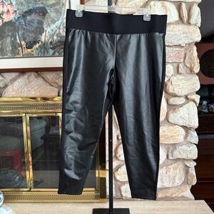 NWT Torrid women’s plus faux leather front leggings Size 2